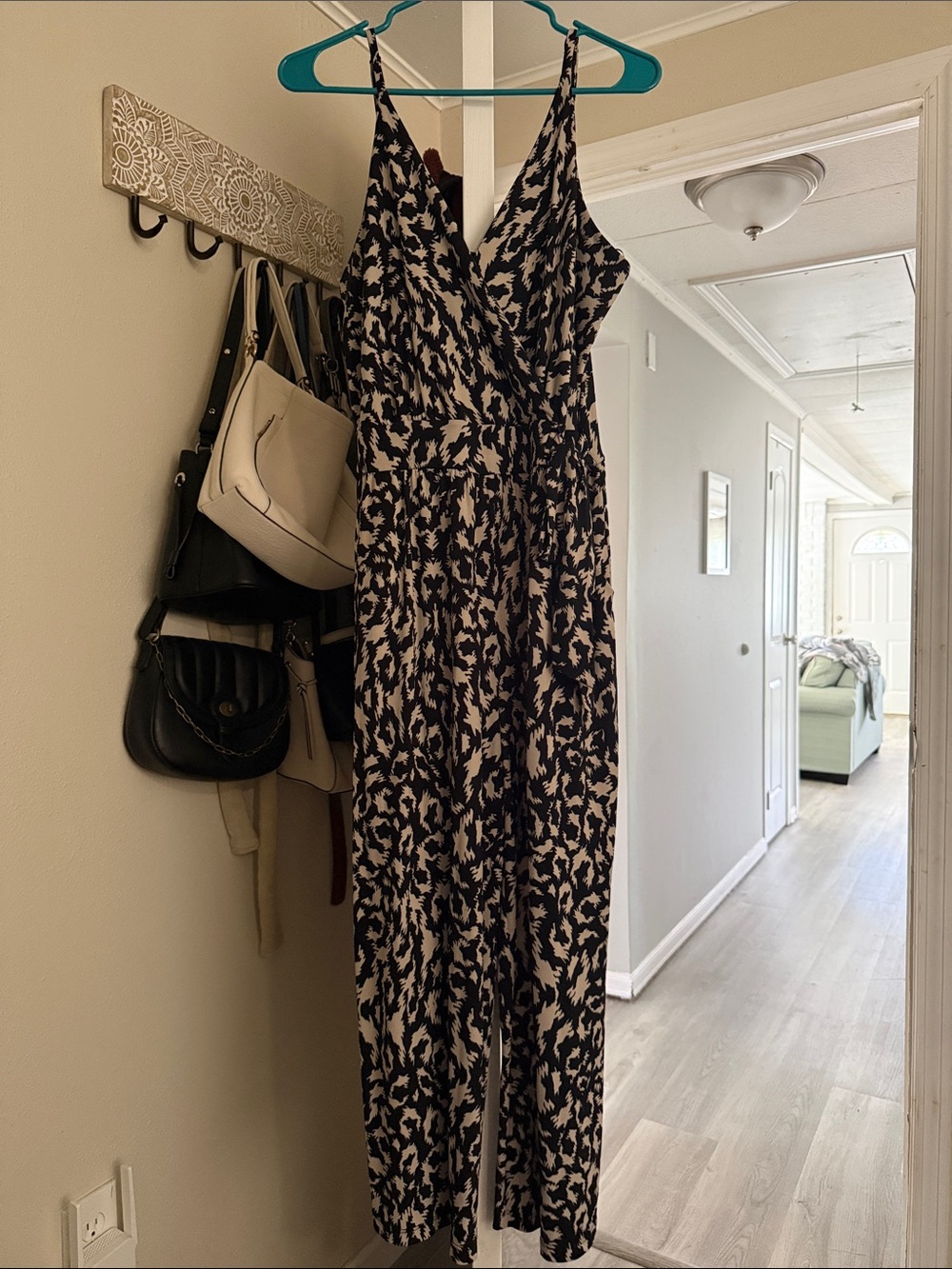 Black & cream Printed V-Neck Jumpsuit